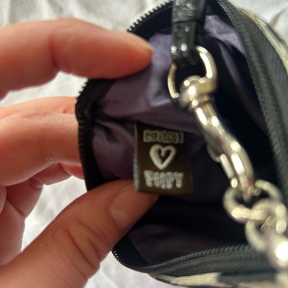 Coach Poppy Black and Grey Signature Wristlet - Picture 2 of 12